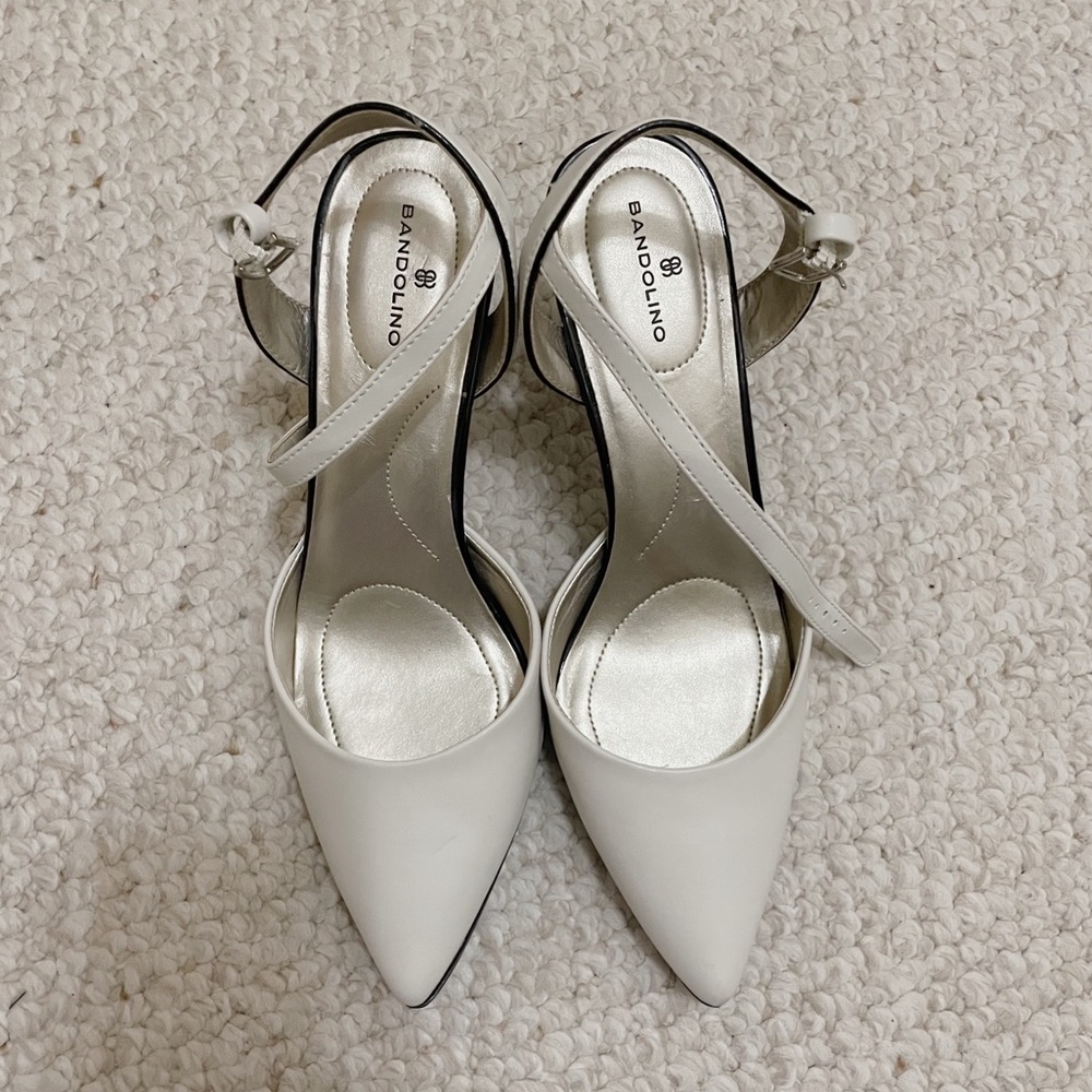 Bandolino two tone sling back pumps
